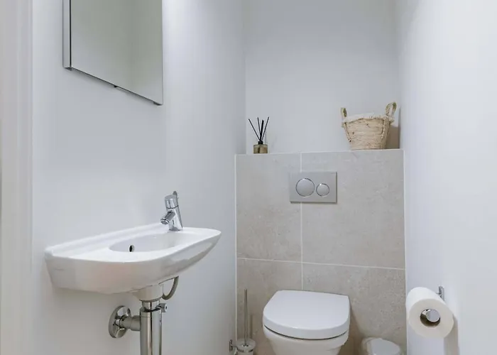 Splendid On An Amazing Location Apartment